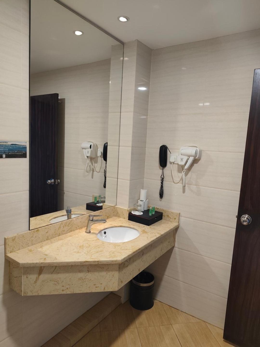 Lintas Platinum Hotel Kota Kinabalu Extérieur photo