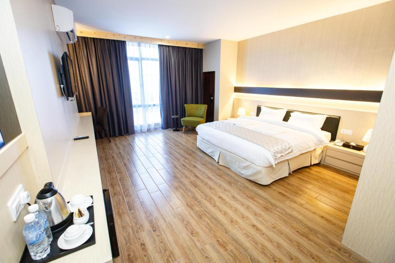 Lintas Platinum Hotel Kota Kinabalu Extérieur photo
