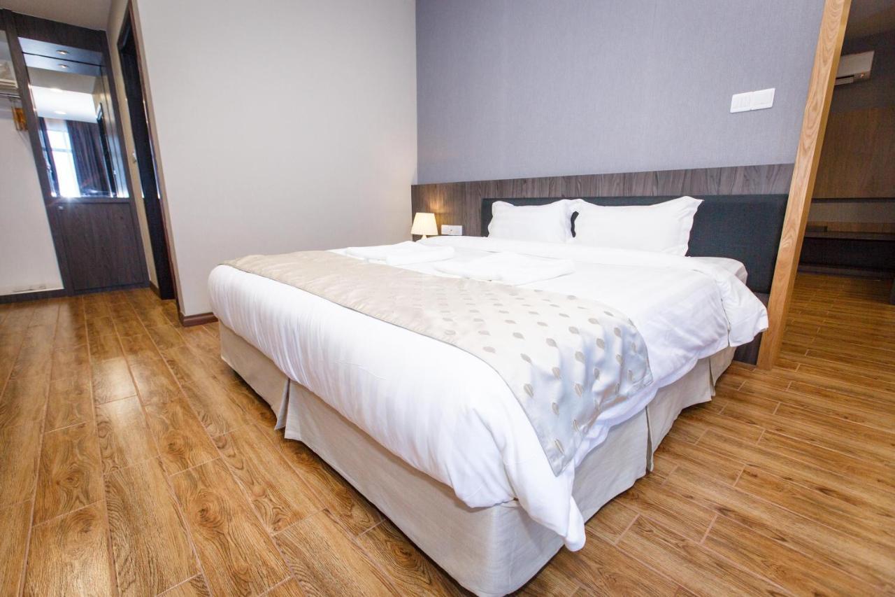 Lintas Platinum Hotel Kota Kinabalu Extérieur photo