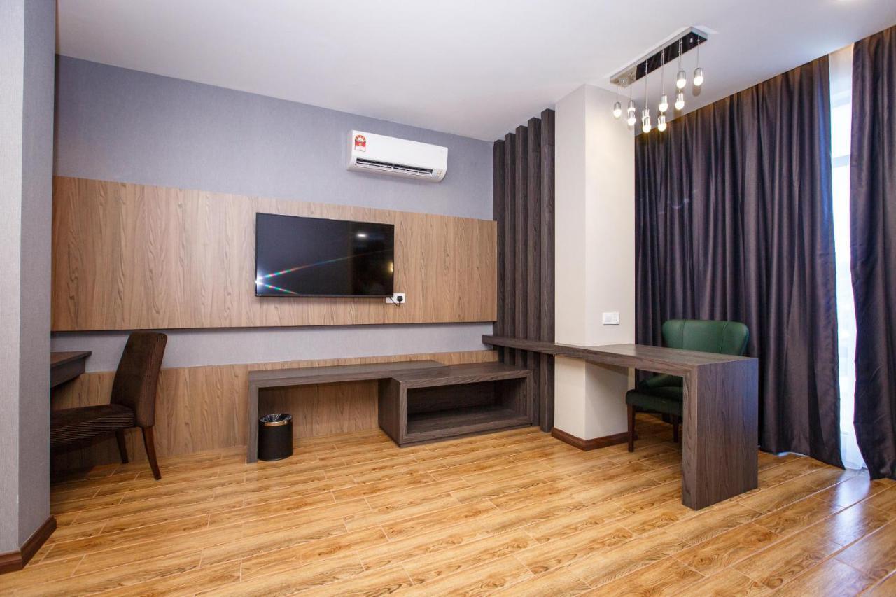 Lintas Platinum Hotel Kota Kinabalu Extérieur photo