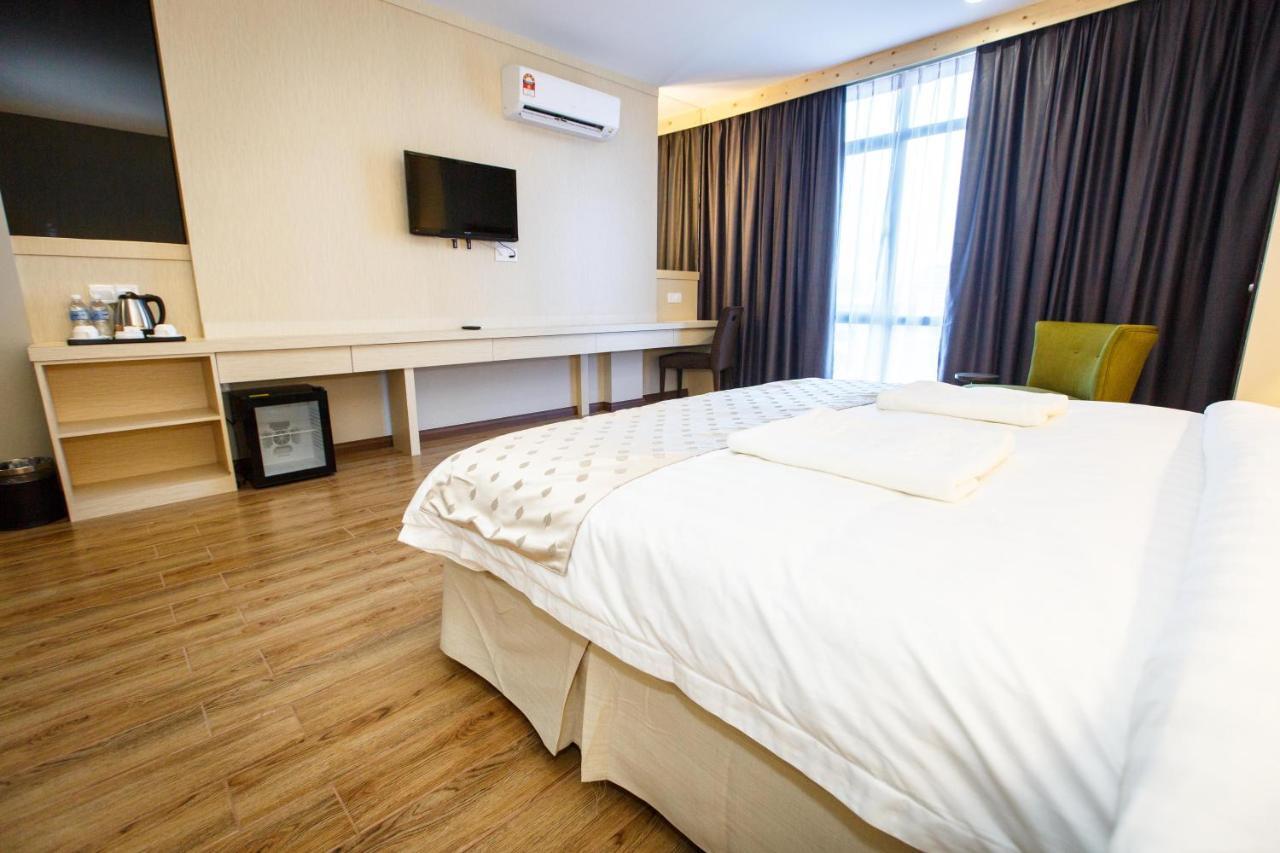 Lintas Platinum Hotel Kota Kinabalu Extérieur photo